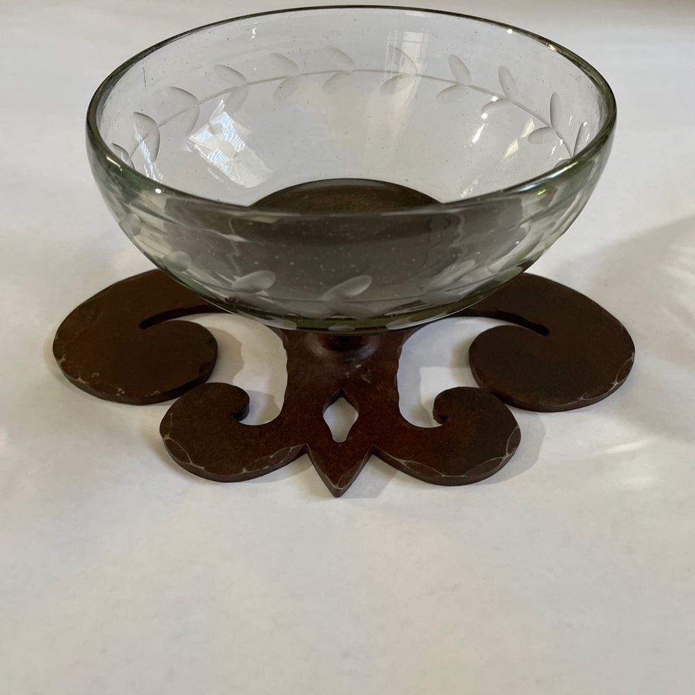 Jan Barboglio etched glass bowl with iron base, fleur de lis, Nieman Marcus 2008